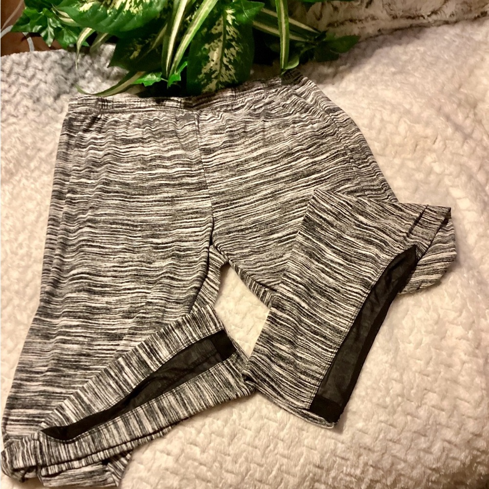 🌻NO BOUNDARIES LEGGINGS IN MARBLED BLK WHT STRETCHY MESH INSETS ANKLE XL